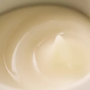 SENSAI Ultimate La Crème Yeux texture